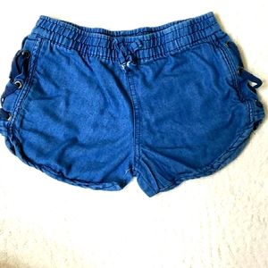 Girls size 6X super soft denim shorts